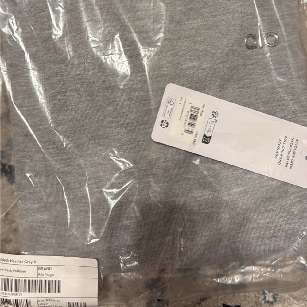 Alo Yoga Gray accolade crew neck NWT